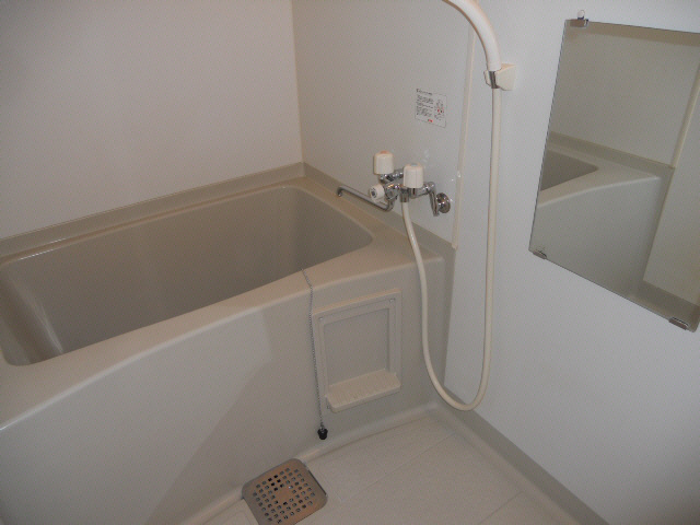 ロイヤルエステートの浴室