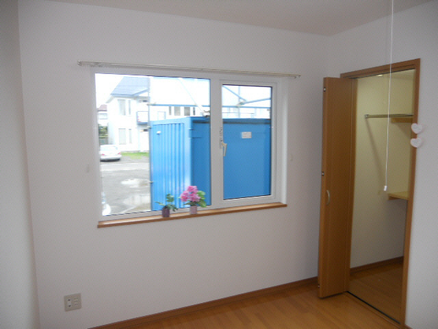 ロイヤルエステートの居間・リビング