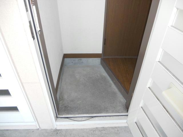 ハイツコウシンの玄関