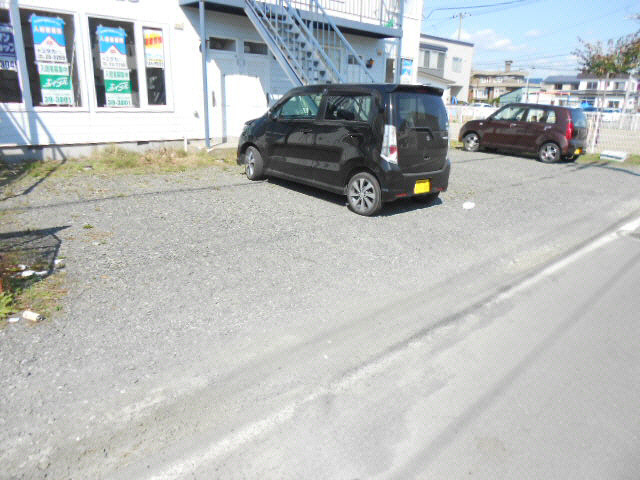 パークサイド愛国の駐車場