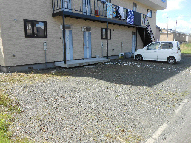 サルート文苑の駐車場