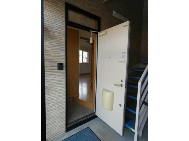 ビラ文苑７号館の玄関