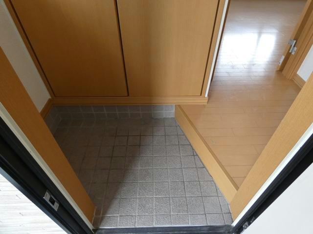 ビラ文苑７号館の玄関