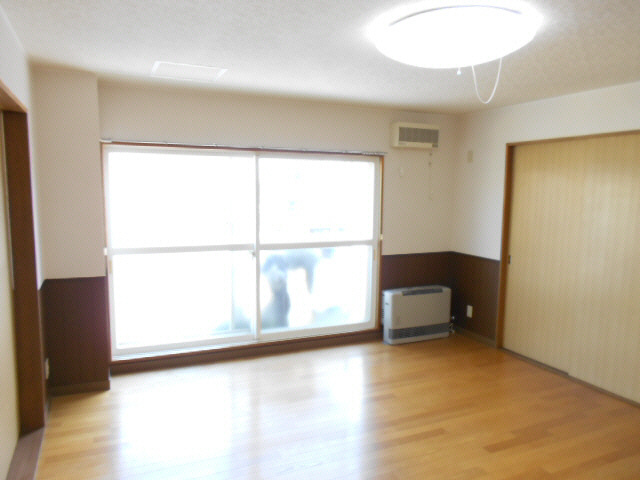 サンクスビルの居間・リビング