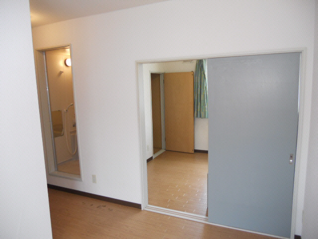 フィメールベガの居間・リビング