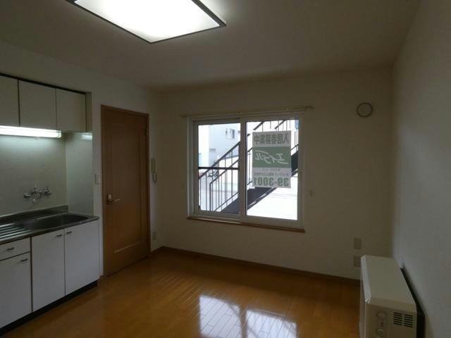 エステートｉｎアースの居間・リビング