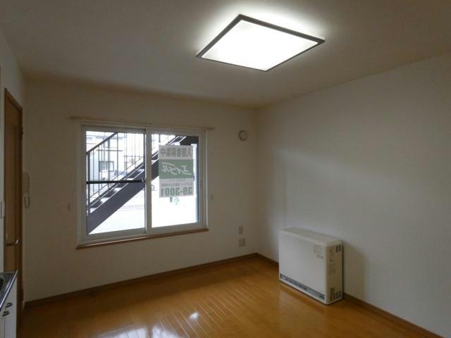 エステートｉｎアースの居間・リビング