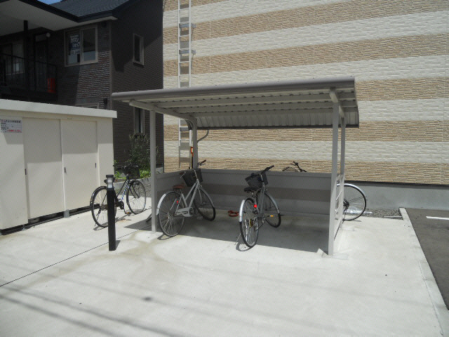 レオパレスふみぞのの駐車場
