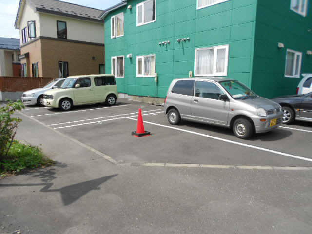 ファーストハイツの駐車場