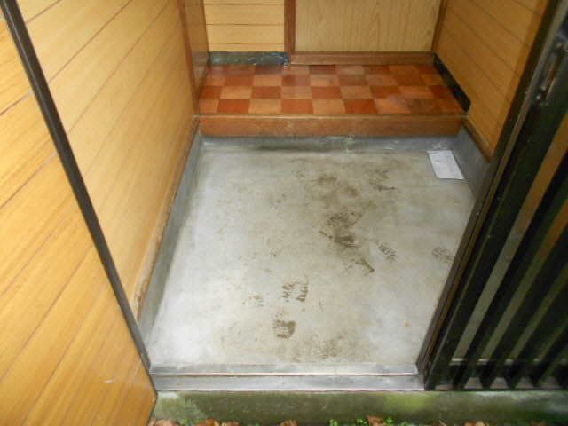 三上マンション（中園町）の玄関