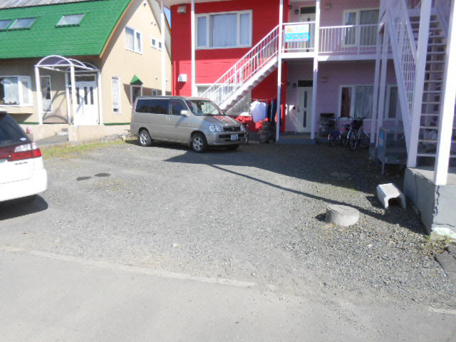 エステートインかれんとの駐車場