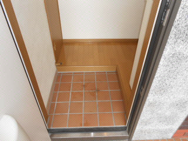 ハイブリッヂⅡの玄関