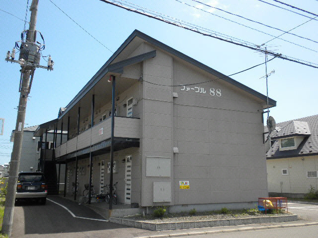 ファーブル８８の外観