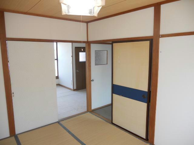 広沢ハイツの居間・リビング