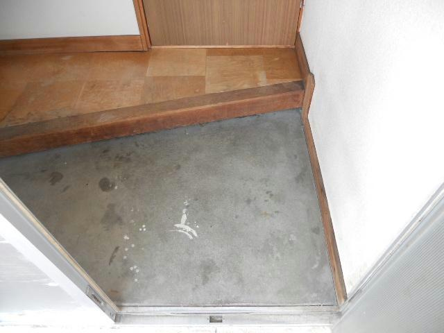 広沢ハイツの玄関
