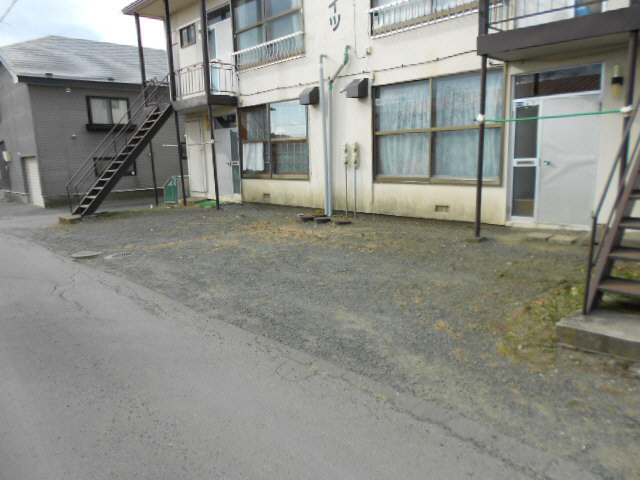 広沢ハイツの駐車場