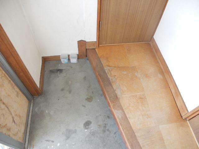 広沢ハイツの玄関