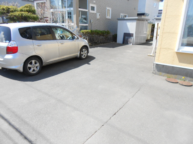 ハイツポエムの駐車場