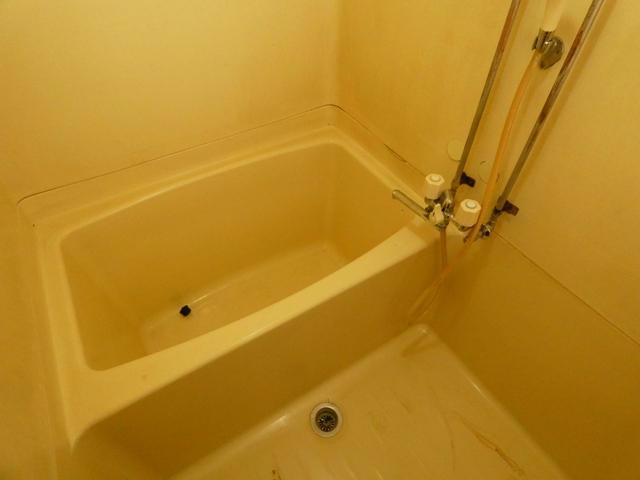 国誉ハイツの浴室