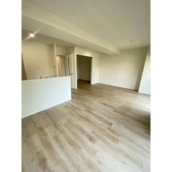 インプルーブ緑地公園の居間・リビング