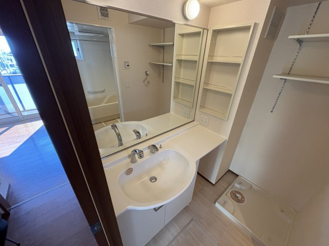 アウグーリオカーサの洗面所