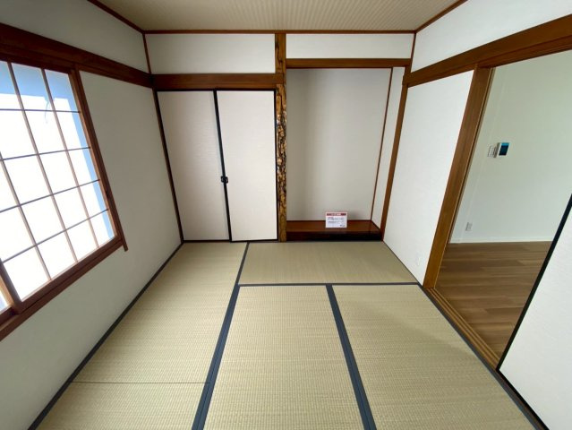 平子町長池上の和室