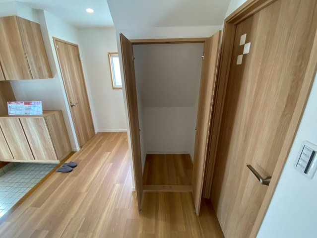 平子町長池上の収納