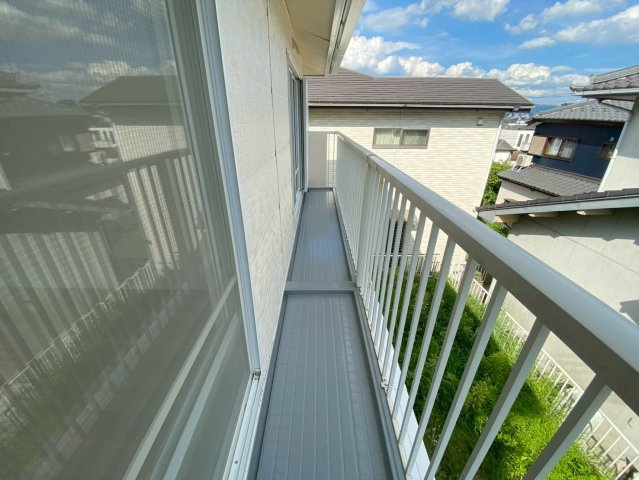 平子町長池上のバルコニー