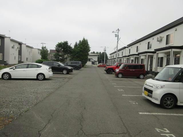 ラピスⅢの駐車場