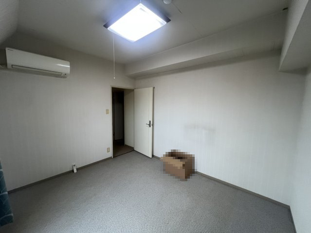 ライオンズマンション和歌山十番丁の洋室