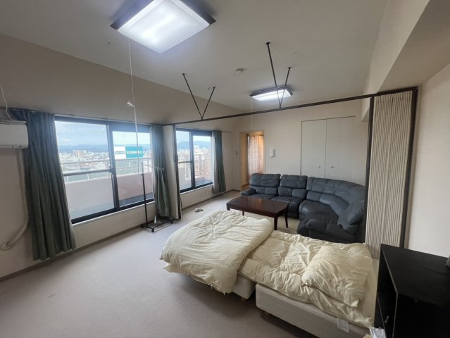 ライオンズマンション和歌山十番丁の洋室