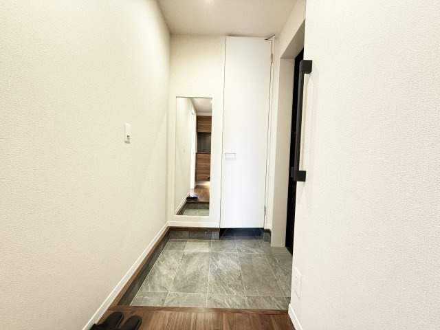 シャーメゾン サン ファルカスの玄関