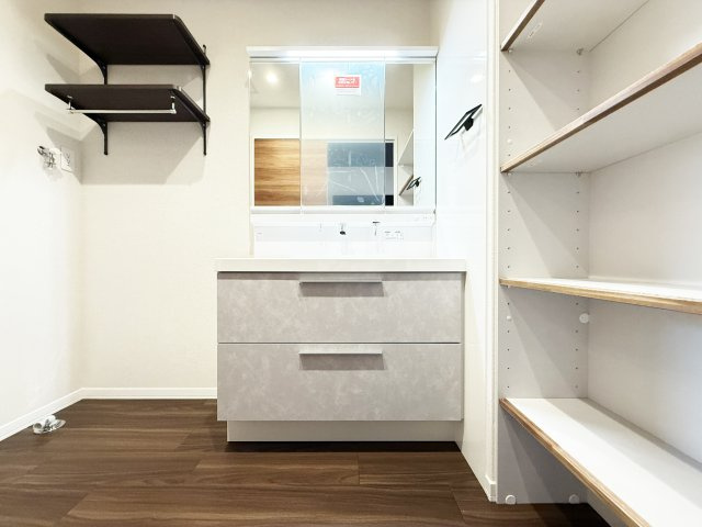 シャーメゾン サン ファルカスの独立洗面台