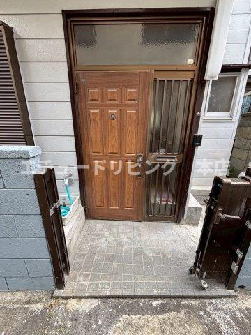 根岸台2 丁目賃貸戸建のエントランス