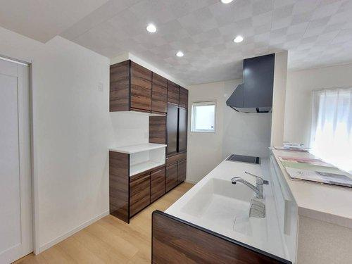 鹿沼市栄町のキッチン|〇キッチン〇
嬉しいカップボード付き♪お気に入りの食器やキッチン家電を収納することができます♪
2025年4月撮影