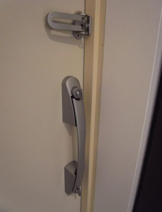 ユニフォート目黒中町の玄関