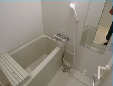 ユニフォート目黒中町の浴室