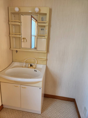 【独立洗面台】 | ガレージ付平屋住宅