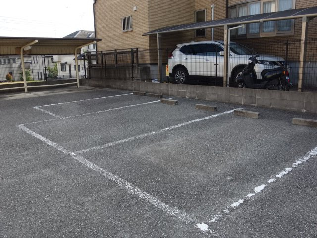 ヴァンコリーヌの駐車場