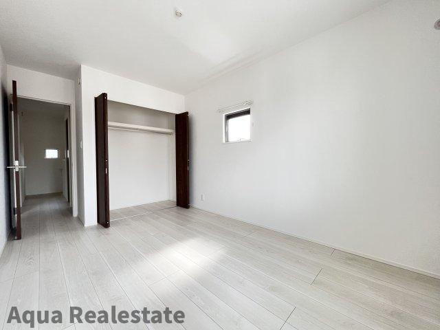 オール電化デザイナーズハウス高松市木太町建売の洋室|同タイプです。自分好みのアレンジで居心地の良い空間になりそうです。