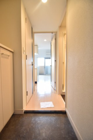 大阪市都島区片町１丁目の賃貸マンションの玄関