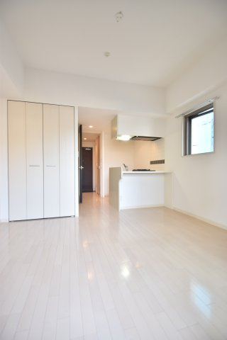 大阪市都島区片町１丁目の賃貸マンションの居間・リビング