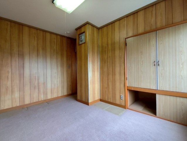 桜ヶ岡1丁目8-7借家の洋室