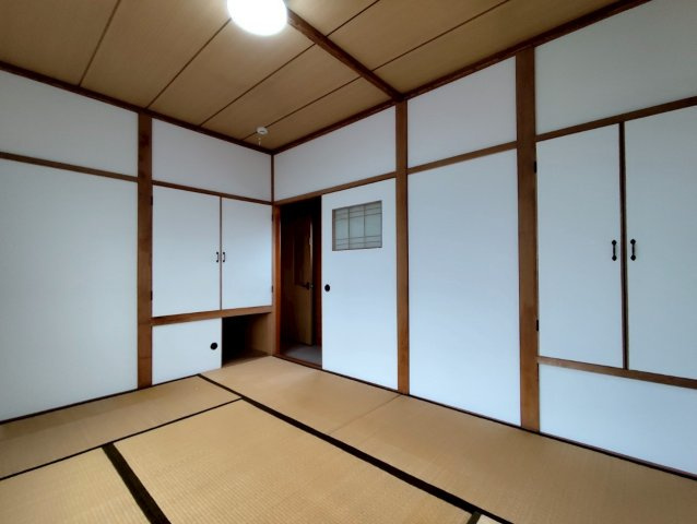 桜ヶ岡1丁目8-7借家の和室