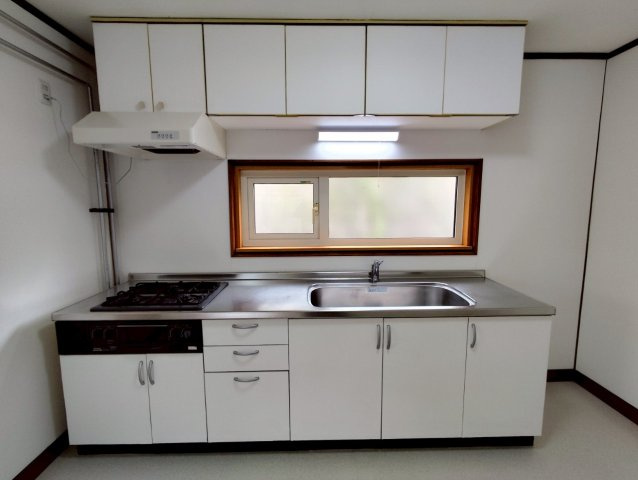 桜ヶ岡1丁目8-7借家のキッチン