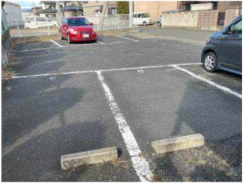 いずみハイツ石原Ⅰの駐車場|駐車スペースもあります