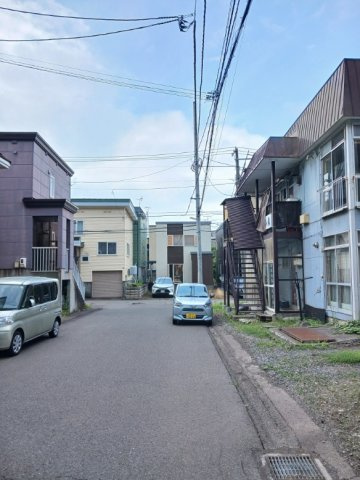 【前面道路含む現地写真】