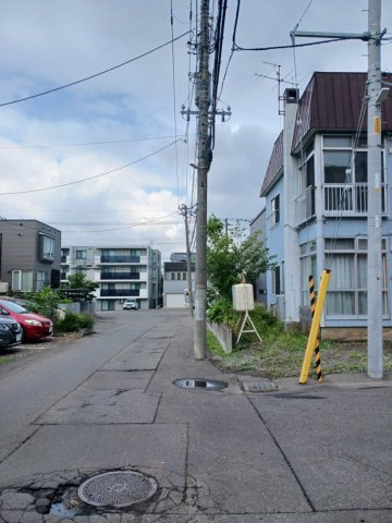 【前面道路含む現地写真】