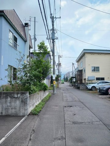 【前面道路含む現地写真】