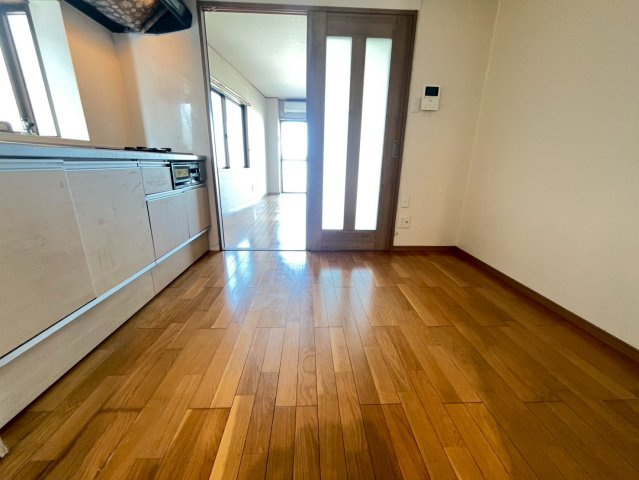 新栄プロパティー北野田Ⅱの居間・リビング